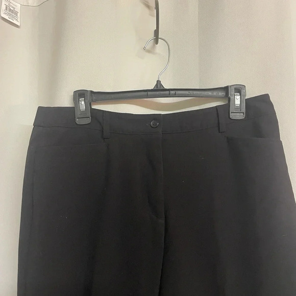 Briggs New York black capris 12P - Picture 2 of 5